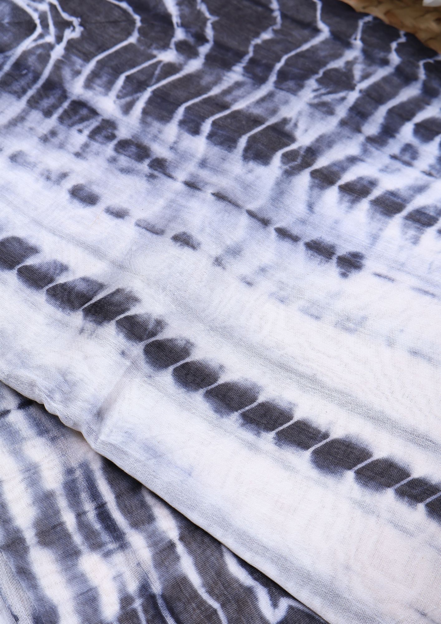 Elegant Simplicity: Black & White Chanderi Saree