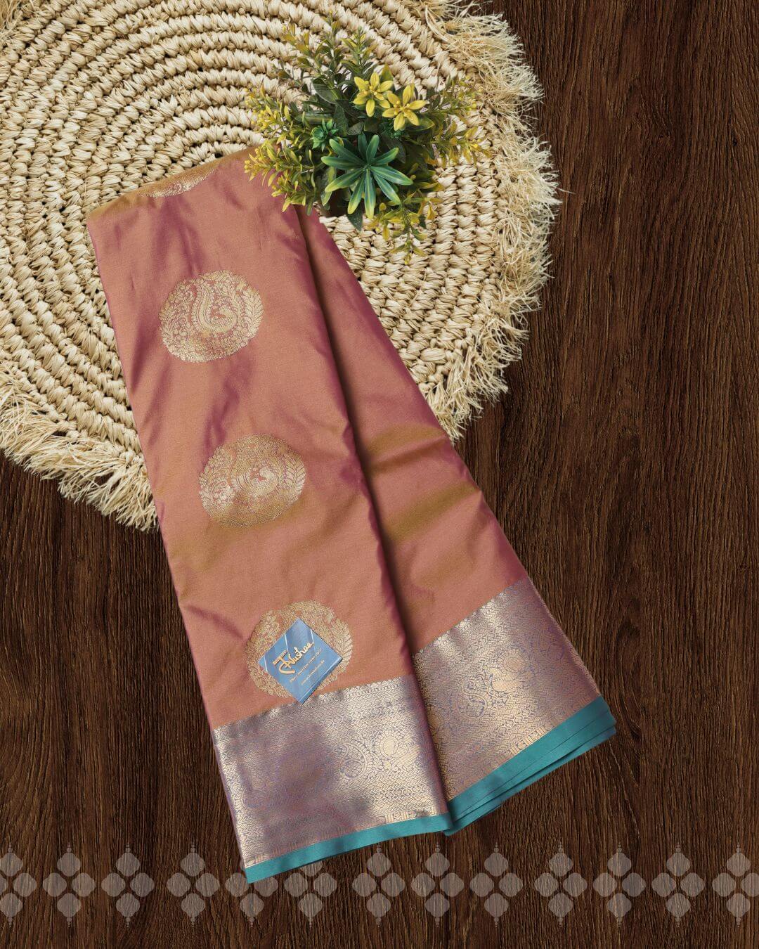 A Weave of Royal Splendor : Handwoven Kanchipuram Silk