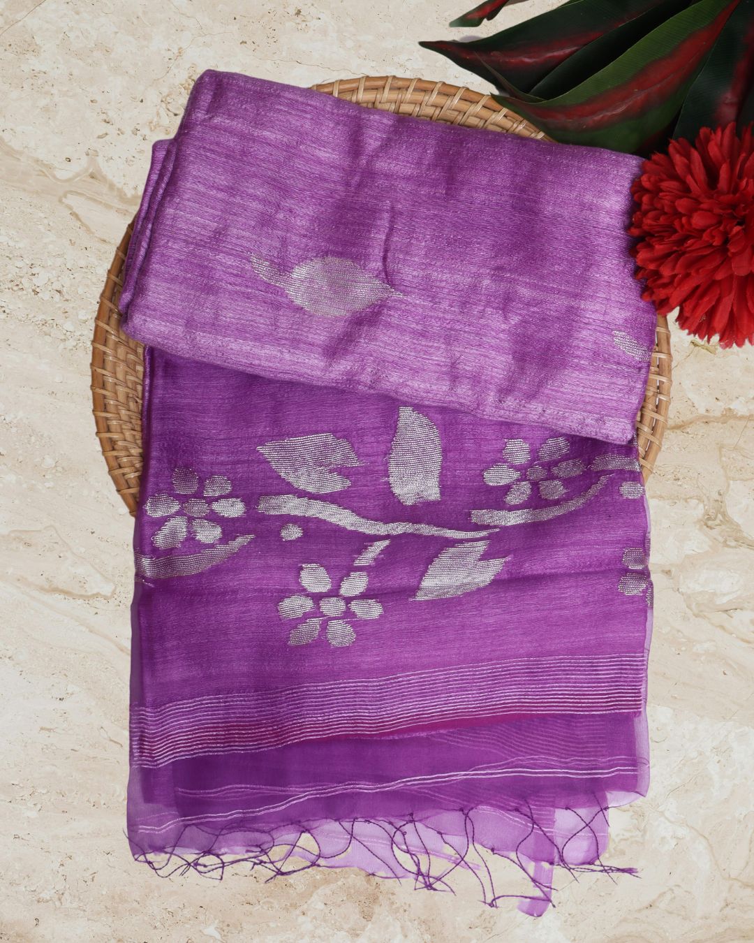 Handwoven Zari Leaf Matka Jamdani