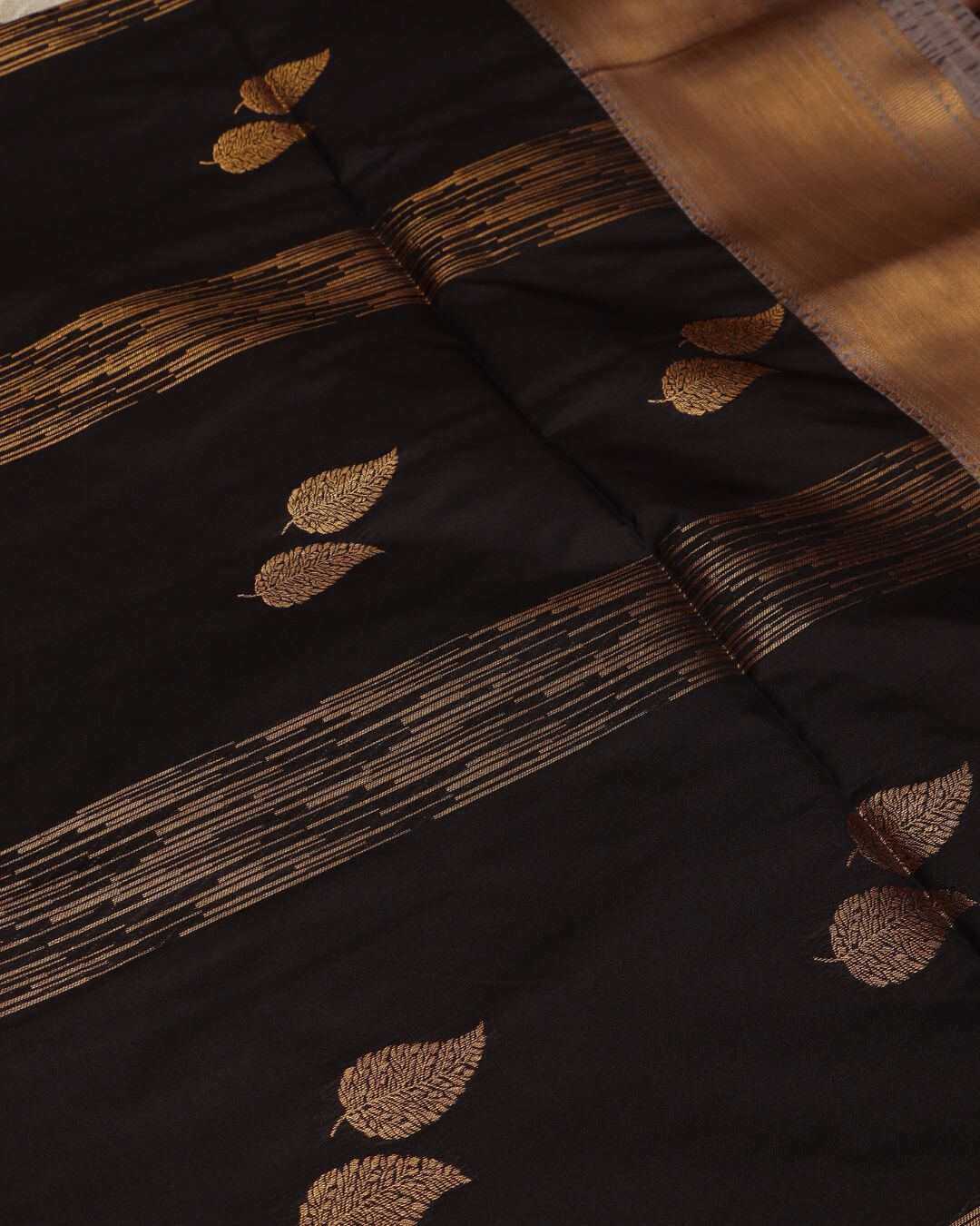 Black Kanjivaram Silk Saree: The Epitome of Elegance and Opulence