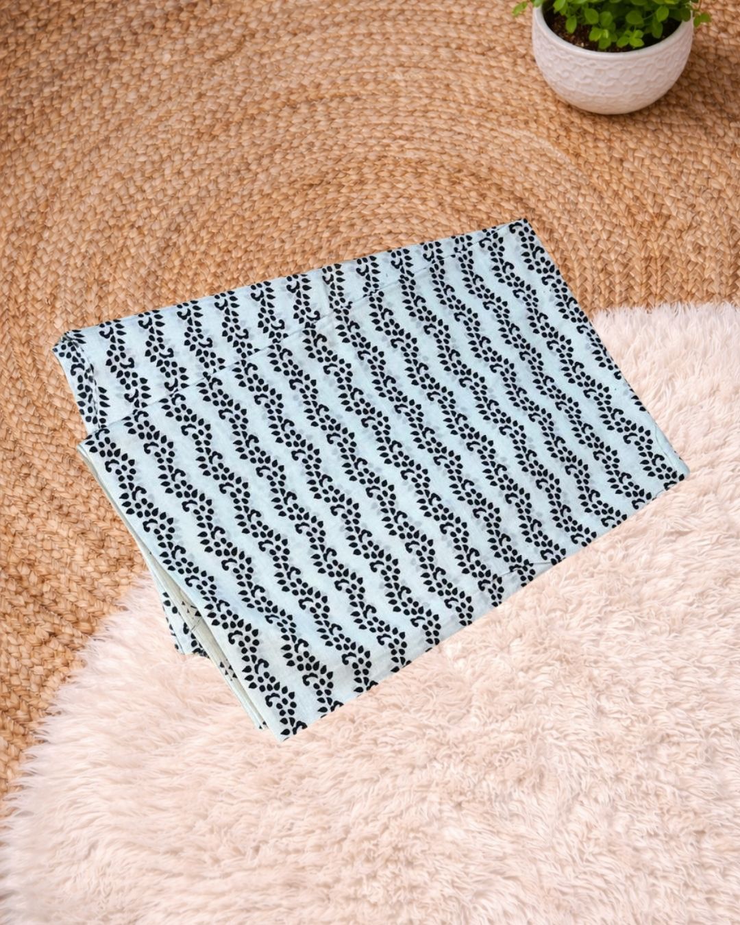 White Hand-Printed Cotton Suit - Image 4